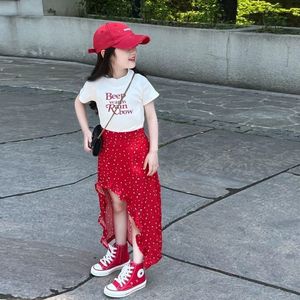 新作・おしゃれな女の子用2点セット 半袖アルファベットプリントTシャツ＋アシンメトリードット柄スカートセット