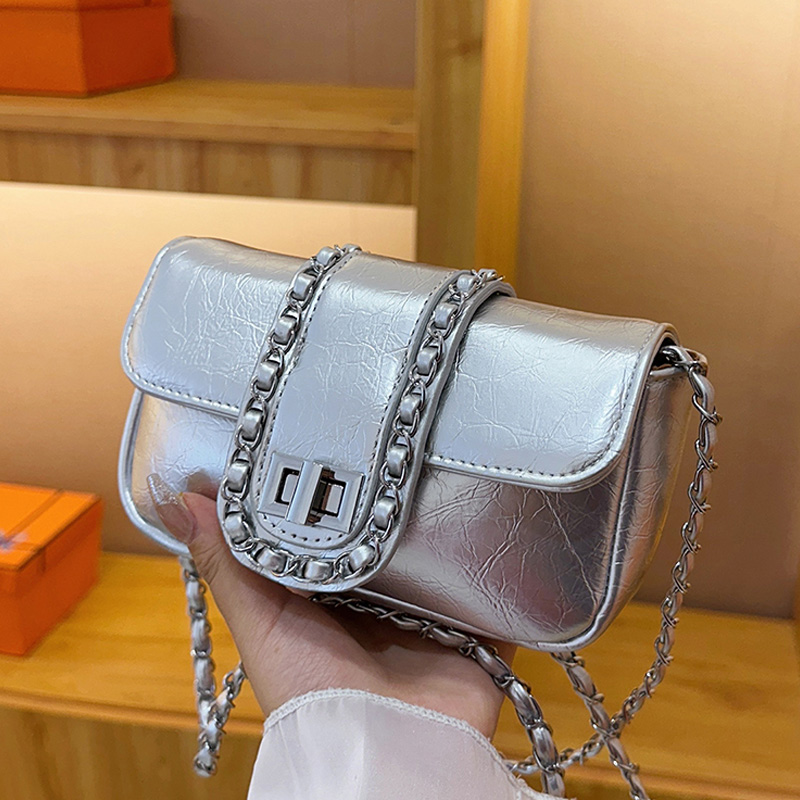 デザイナーミニ女性チェーンクロスボディバッグファッション携帯電話フリップバッグ新しいハンドバッグ高品質 PU 女性の小さなショルダーバッグ