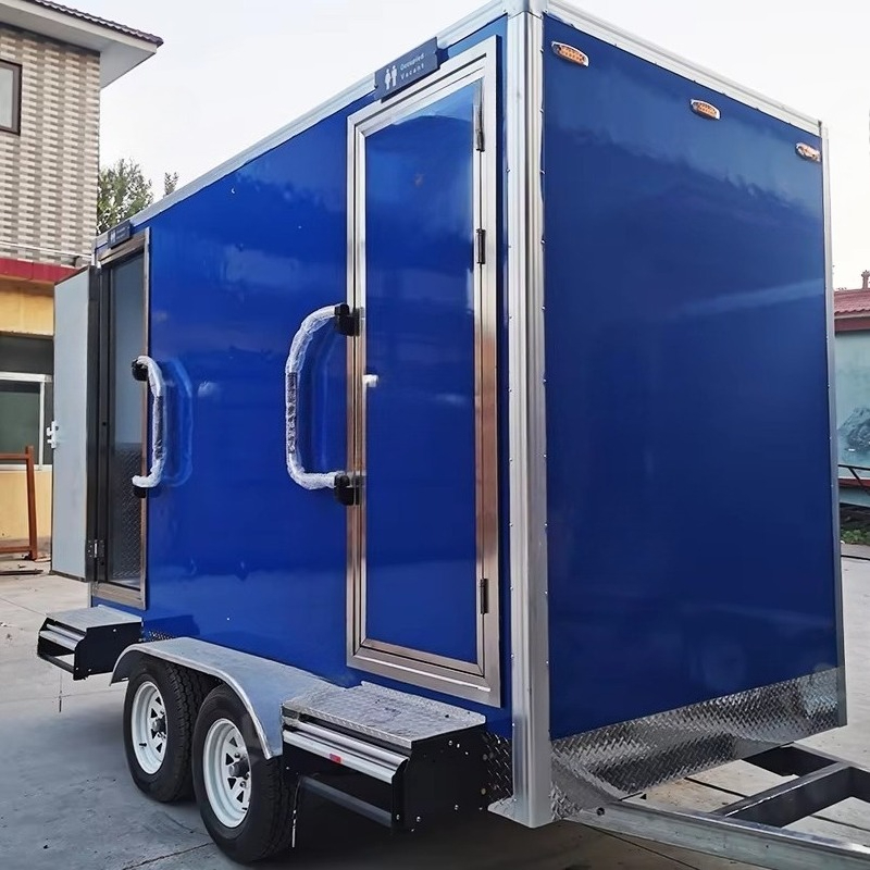 シャワー付きモダンなトイレポータブルトイレトレーラー屋外建設現場モバイルトレーラーポートトイレ