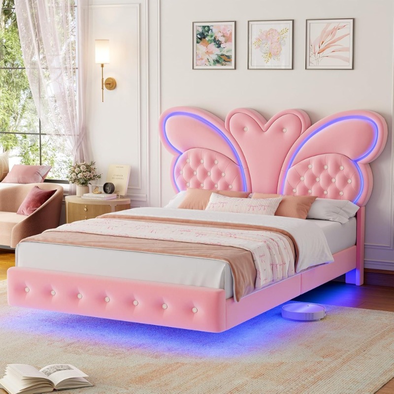 モダンなピンクの布張りのクイーンベッドフレーム、バタフライヘッドボード、LEDライトボタン付き、房状フットボードスラットサポートノイズフリー