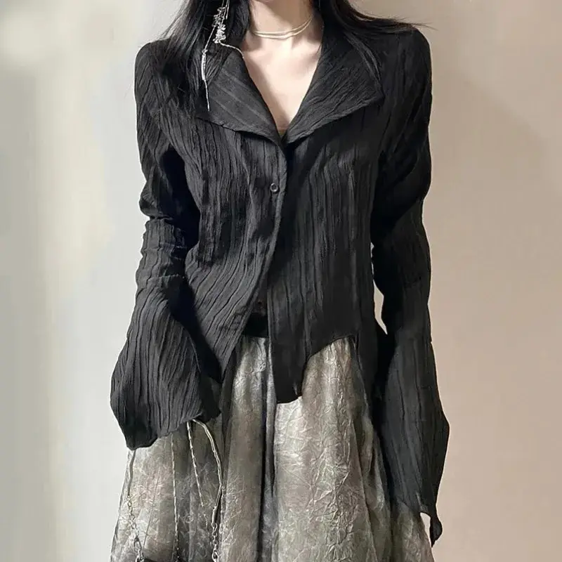 ゴシック女性黒シャツ韓国ダーク学術女性デザイン不規則なトップス春のファッションストリート Y2K ブラウス