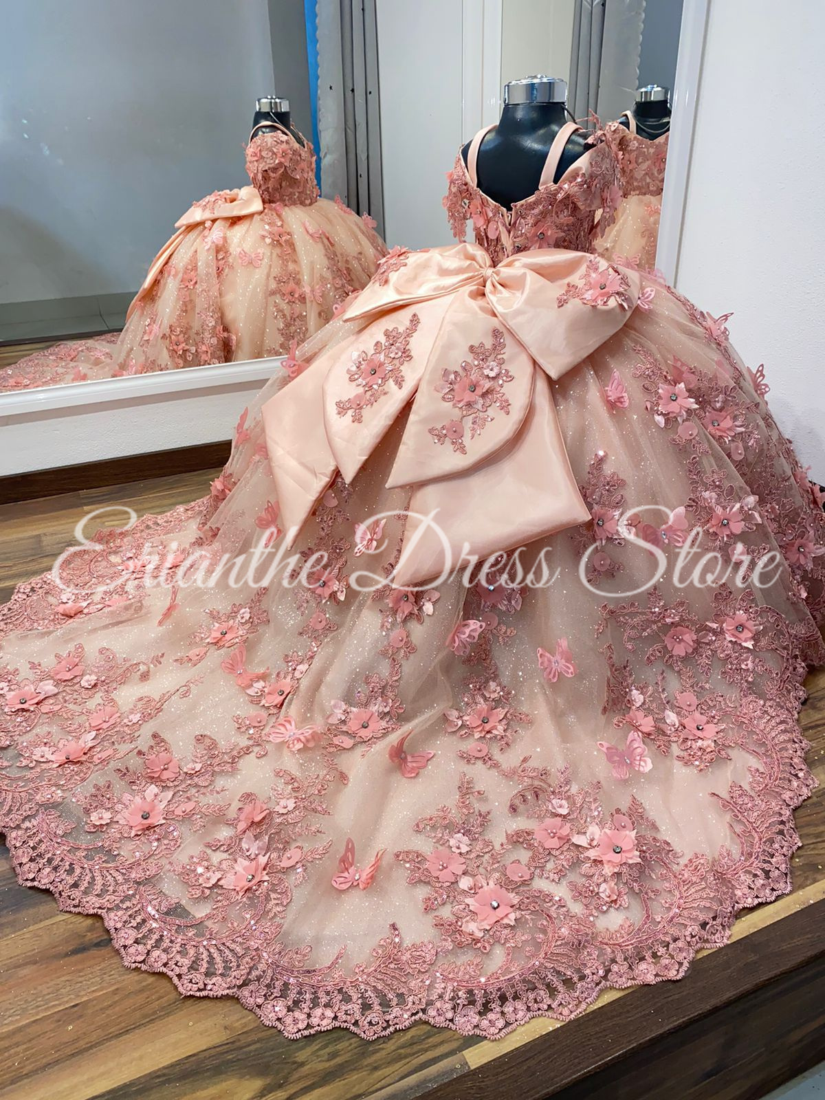 豪華なフラワーガールのドレス結婚式のためのチュールふわふわ弓エレガントな子供の誕生日パーティー初聖体夜会ドレスカスタマイズ