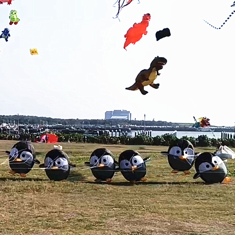 ペンギン凧ペンダントテントウムシ凧歩くことができ飛行しないリップストップナイロン屋外ゲームおもちゃスポーツ凧吹き流し鯉濰坊凧