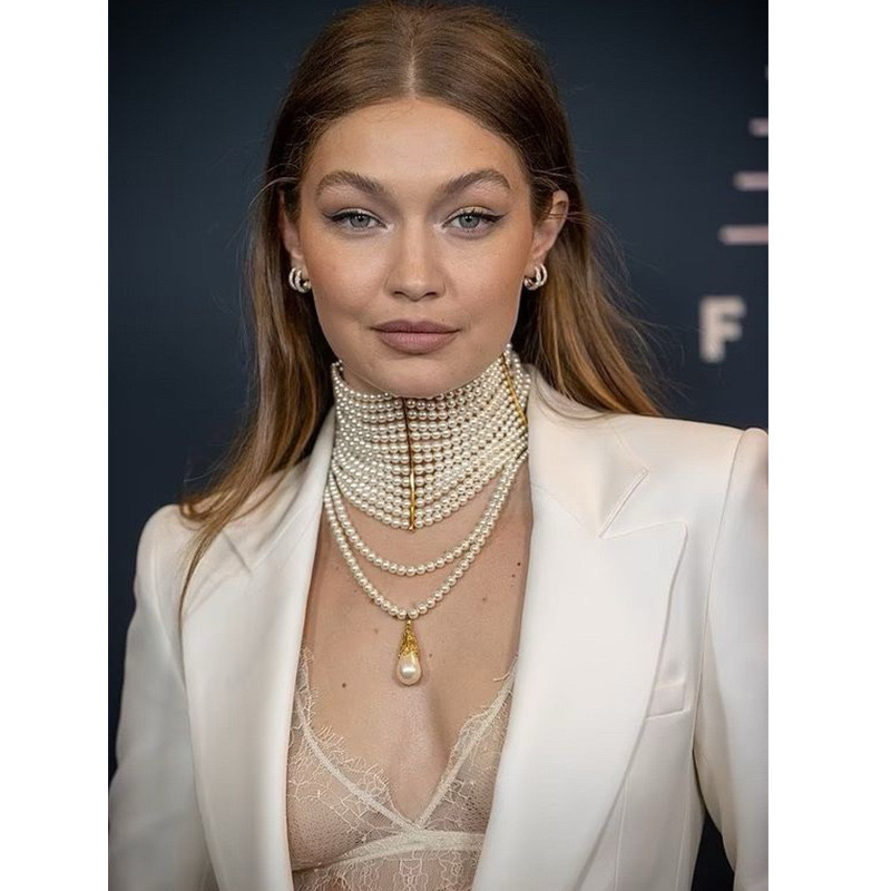 ヨーロッパ系アメリカ人の高級多層淡水真珠ネックレスレディースデザイナーチャームセクシーなパールタッセル女性のネックレス