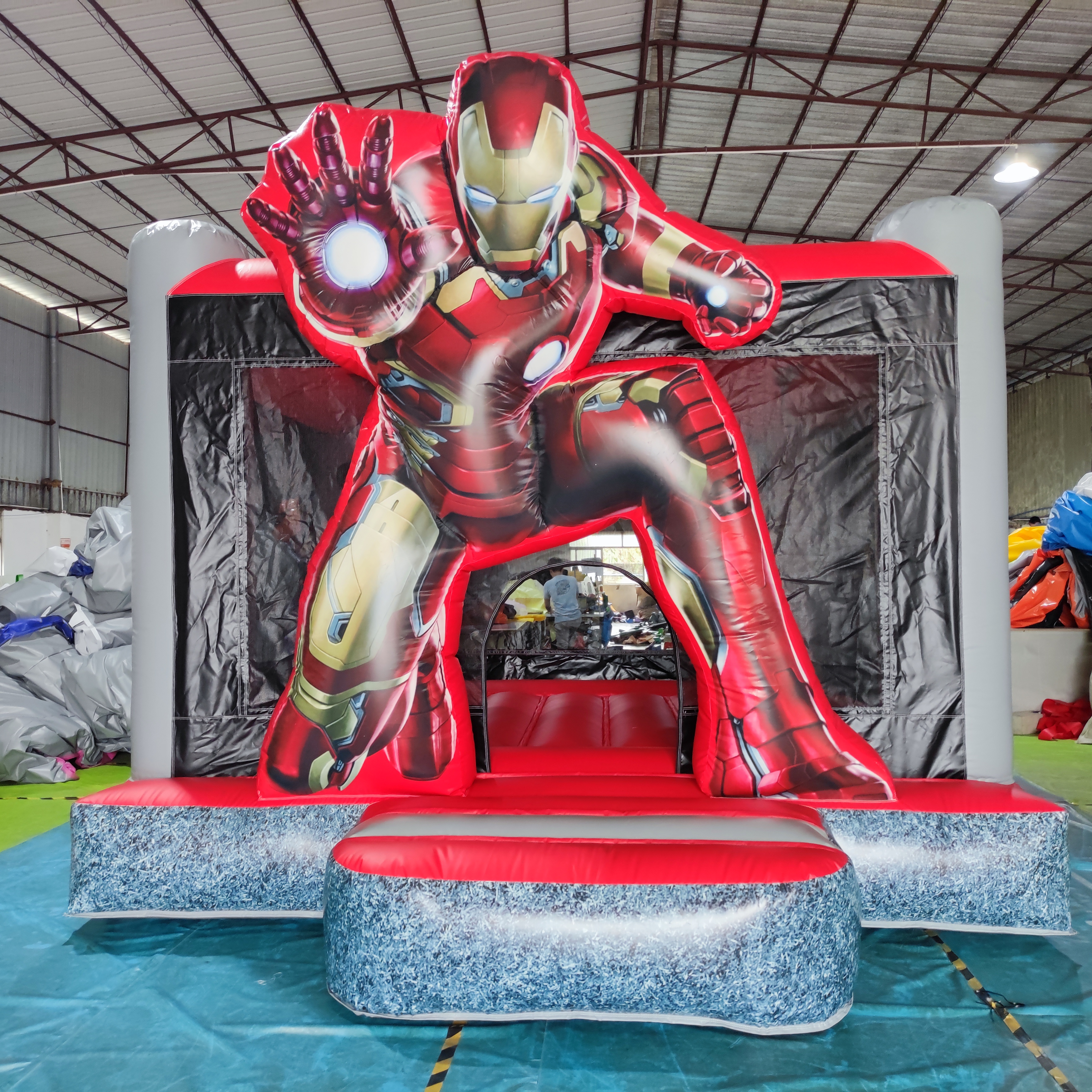 ヒーローバウンスハウス 4x4m PVC インフレータブルジャンプキャッスル 18 オンスインフレータブルバウンサー