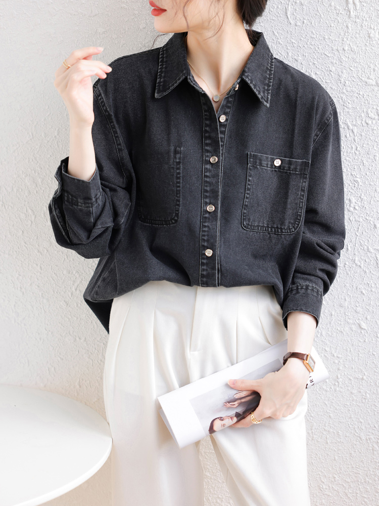 黒の薄いヴィンテージデニムシャツ女性のための 2024 春ストリートレトロ長袖ルーズジーンズトップスレディ