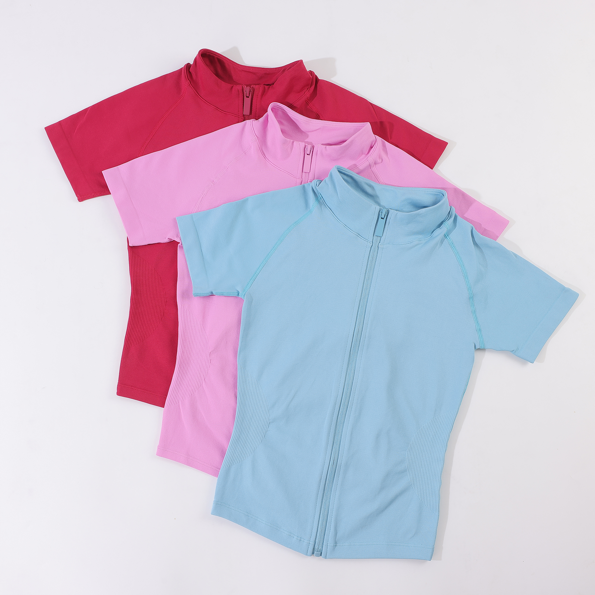 スポーツトップ速乾性の女性のタンクトップフィットネスランニングヨガ半袖弾性通気性ヨガ Tシャツ婦人服