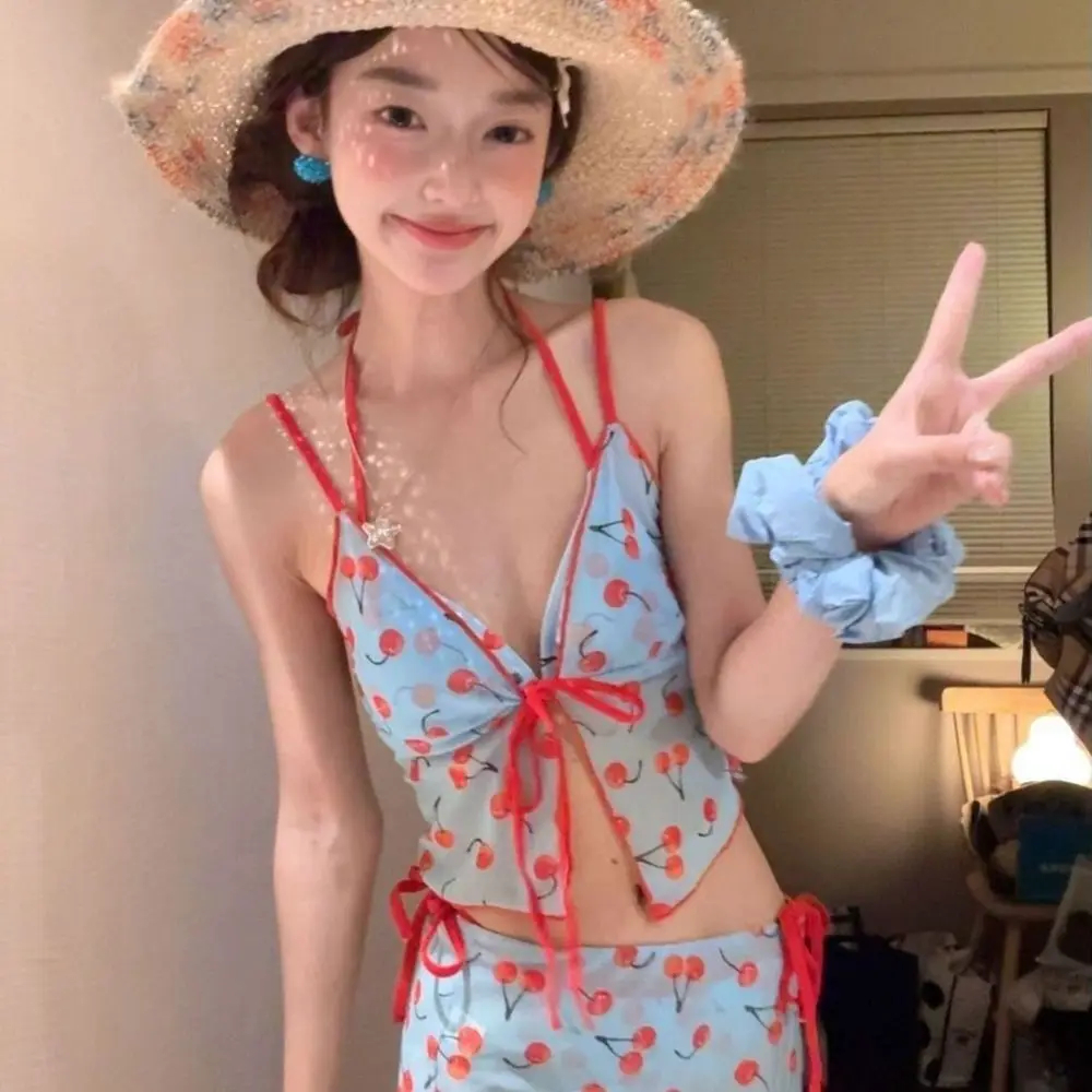 4 個女の子日本のビキニセットチェリー V ネックメッシュレースアップセクシーな水着ラップスカートプッシュアップ夏休み甘い写真を撮る