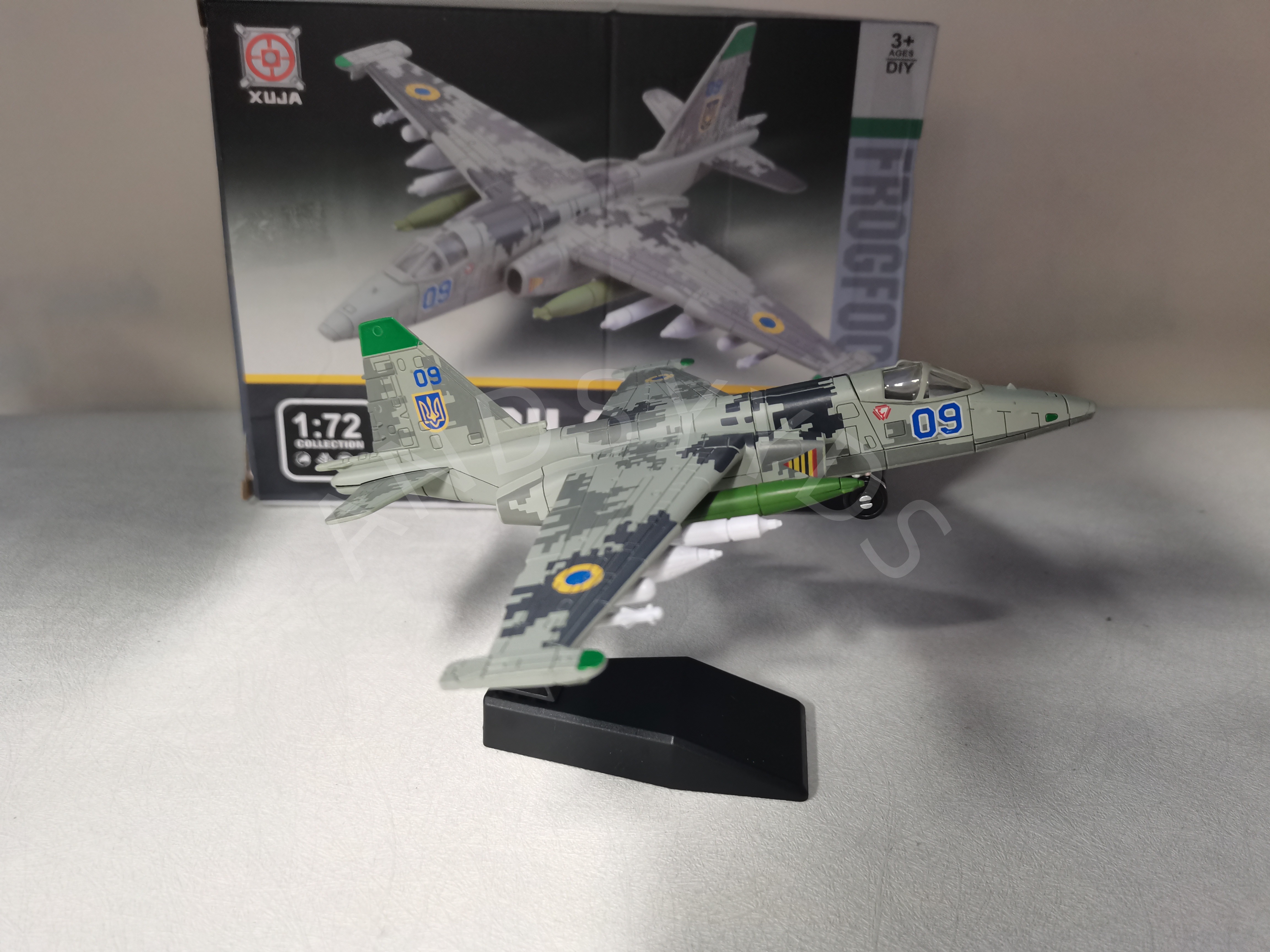 ABS 飛行機モデル SU-25 組立シミュレーション プラスチックモデル戦闘爆撃機航空機ミリタリーディスプレイスケールモデルクリエイティブギフト