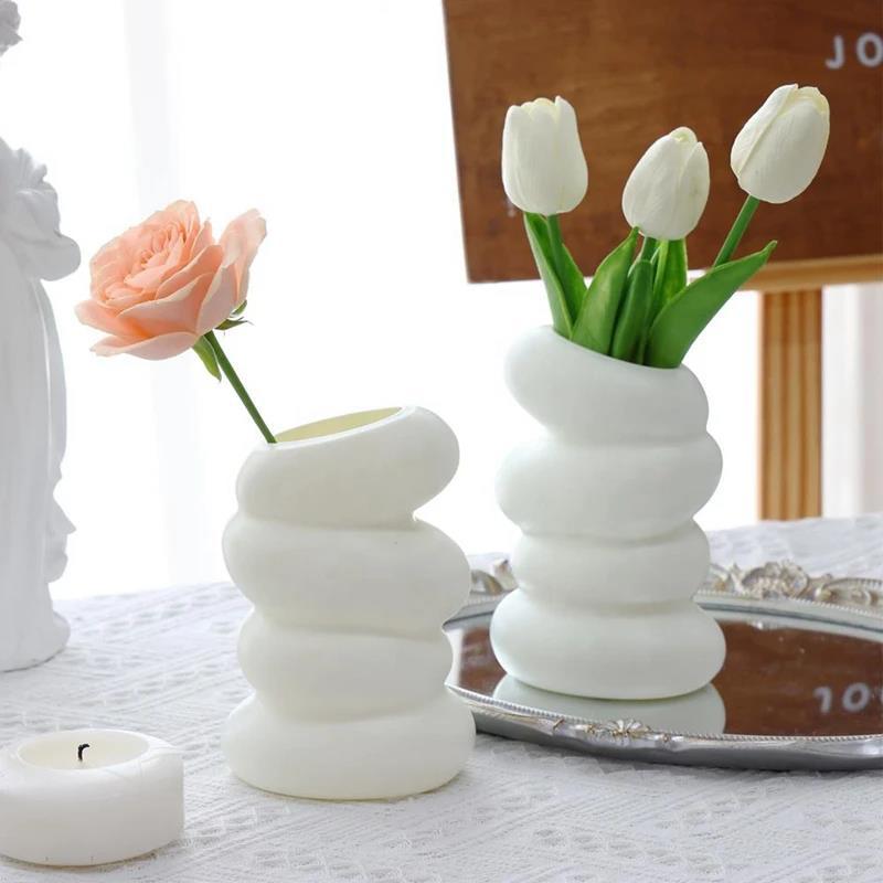1PC プラスチックスパイラル装飾花瓶北欧フラワーアレンジメントキッチンリビングルーム寝室ホーム結婚式の装飾飾り