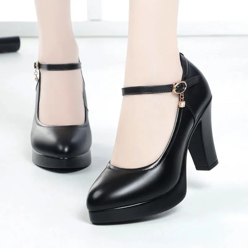 * 春/秋のラインストーンのセクシーなプロムの女性の靴 Zapatos Mujer ファッション新しいエレガント/快適なパーティー Pu 結婚式のハイヒール