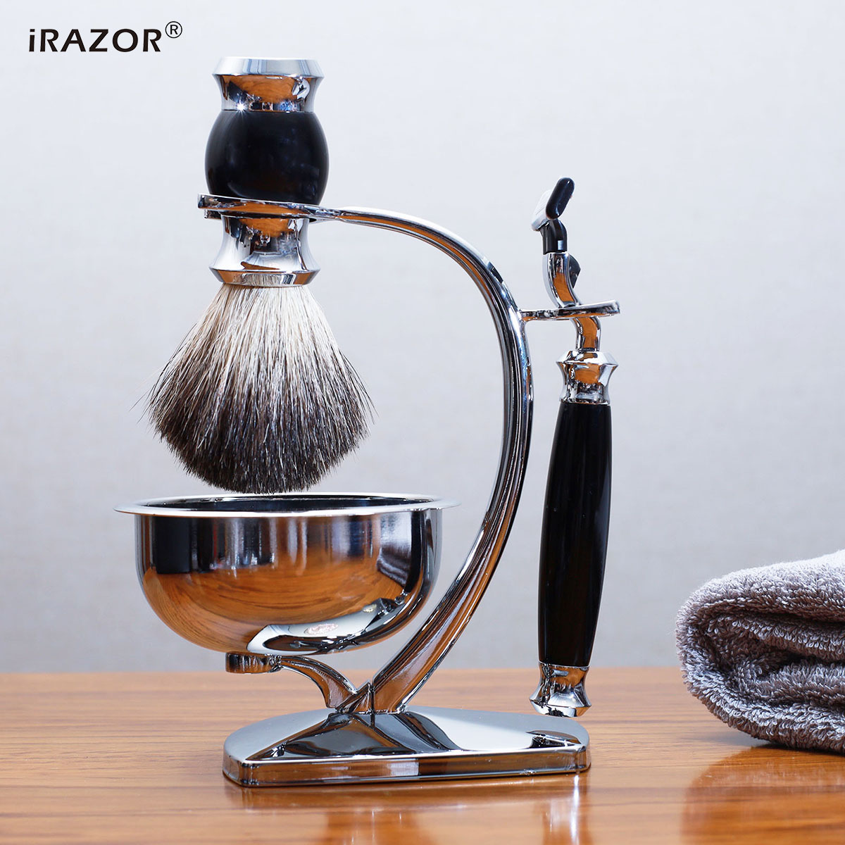 iRAZOR 高級クラシック 4 in 1 男性シェービングキット ギフトセット フェイスクリーニングアナグマヘアブラシとマッハ 3 理容ひげ安全カミソリ付き