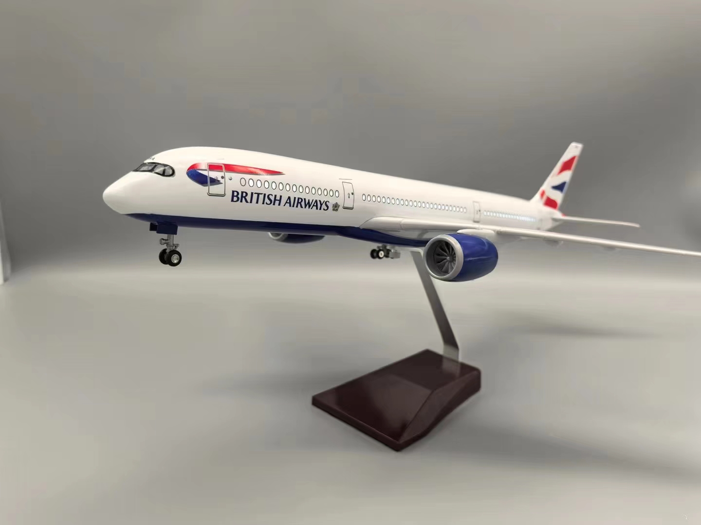 新しい 47 センチメートル飛行機モデル A350 ブリティッシュ航空 1:142 スケール飛行機 ABS プラモデルライト着陸装置お土産装飾