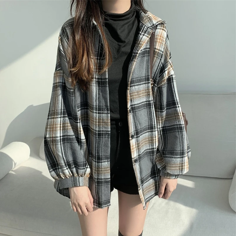 フランネルチェック柄シャツ女性長袖襟ボタンダウン特大チェックブラウスシャケット女性ストリートスタイルカジュアル衣装