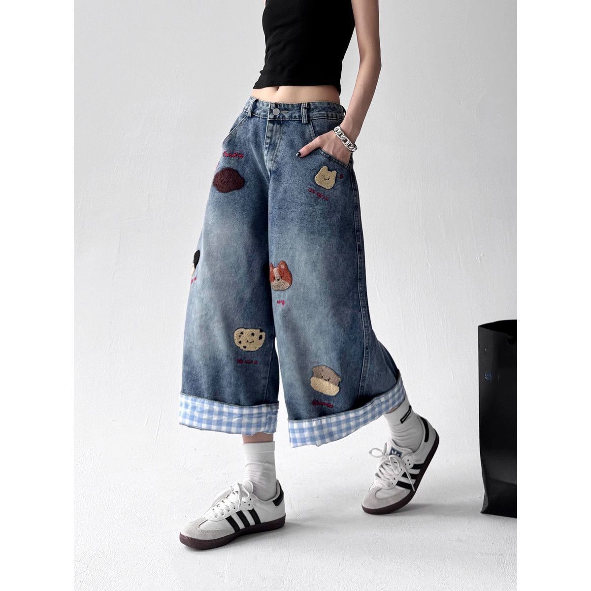 夏の女性の日本 Jorts かわいい刺繍ジーンズショートパンツかわいいコアデニムカプリパンツ原宿ワイドフィットジーンズ