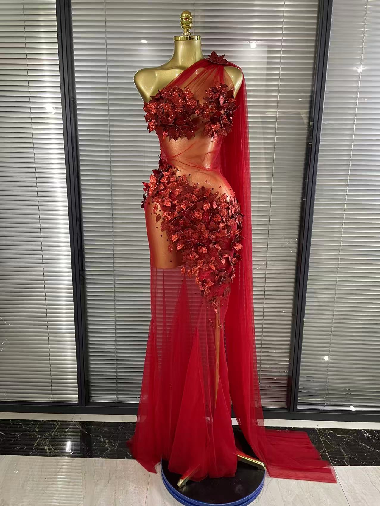 セクシーなシアーテールロングドレス女性のためのエレガントな結婚式のイブニングプロム誕生日ドレス写真撮影ドレス歌手ショーステージ着用