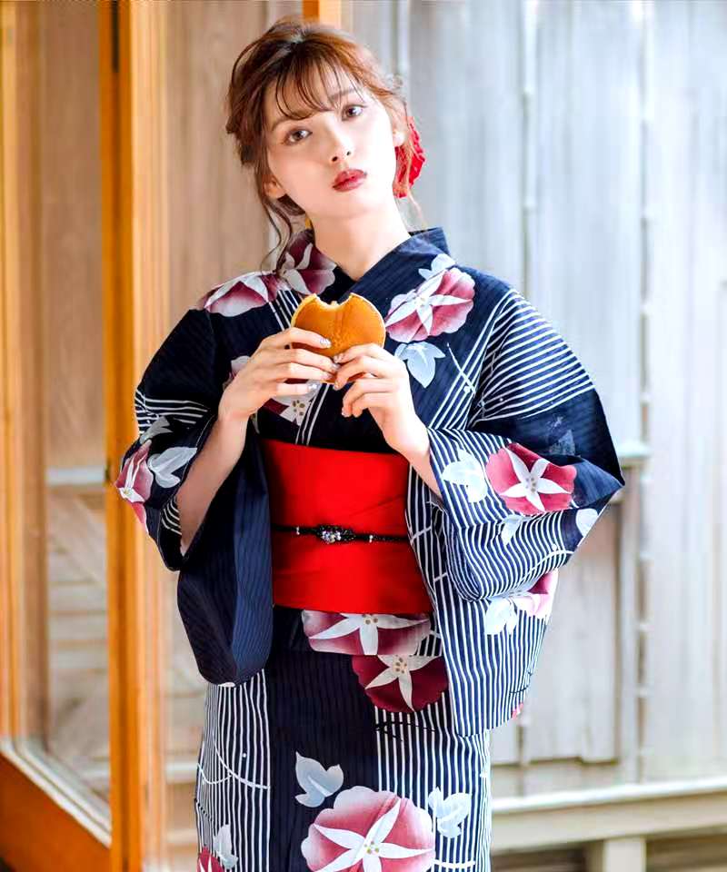 日本の伝統的な着物 新しいフォーマルウェア 着物 浴衣 女性 花火大会 旅行着物 日本の写真の服