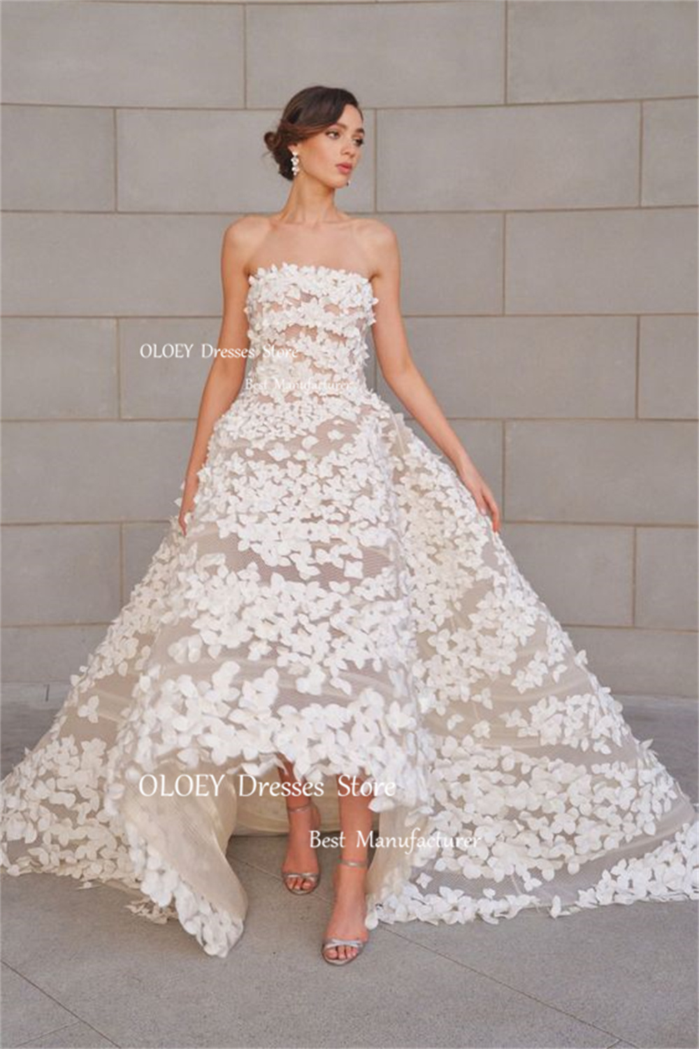 OLOEY 絶妙なレースのストラップレスのウェディングドレス写真撮影 A ライン床の長さのブライダルドレスアイボリー Vestido De Noiva カスタマイズ