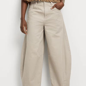 Winter Fashion: Women's Stone-Washed Tapered-Leg Denim Jeans—Custom Design, Breathable Women's Denim Pants