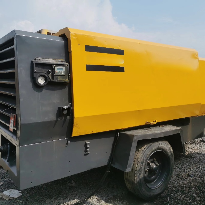 深い井戸の掘削のための二段階ディーゼル空気圧縮機 20m3/min 20Bar 191kW