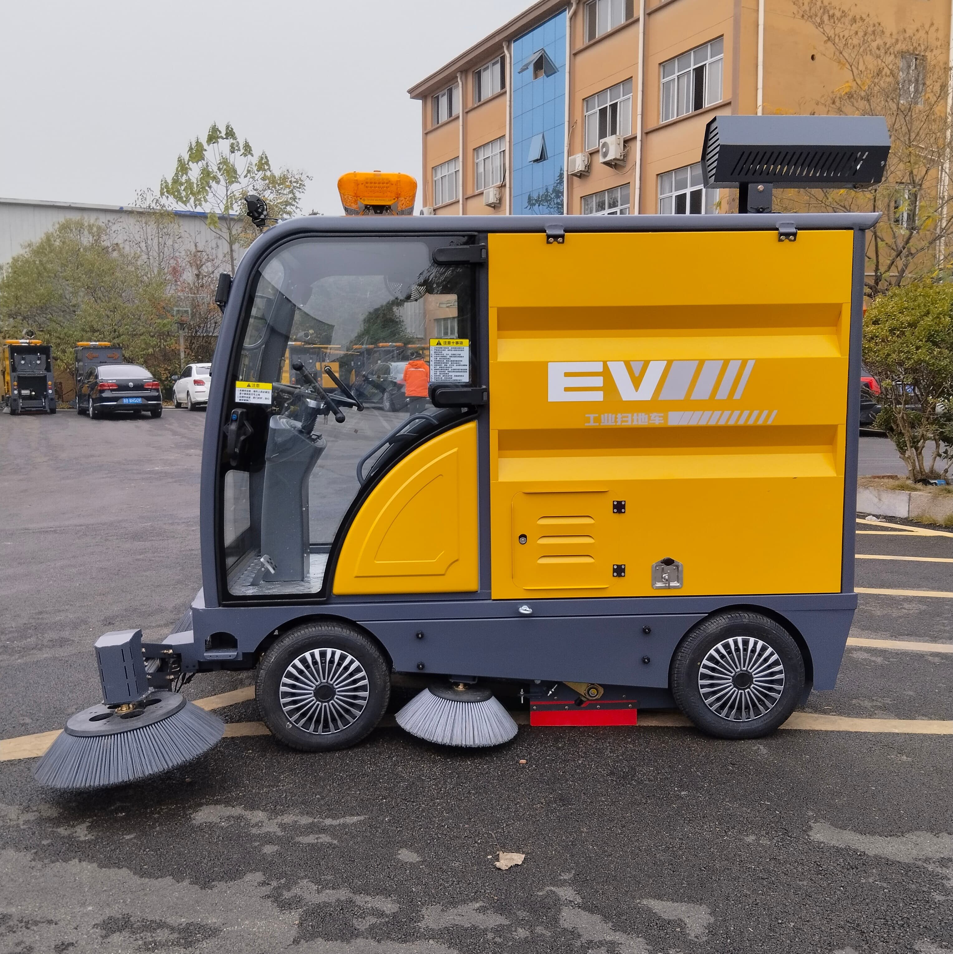 Customized Street Sweeping Clean Road Truck Robot Industrial Vacuum Sweeper Electric Motor 48V Provided Floor Cleaning Machine