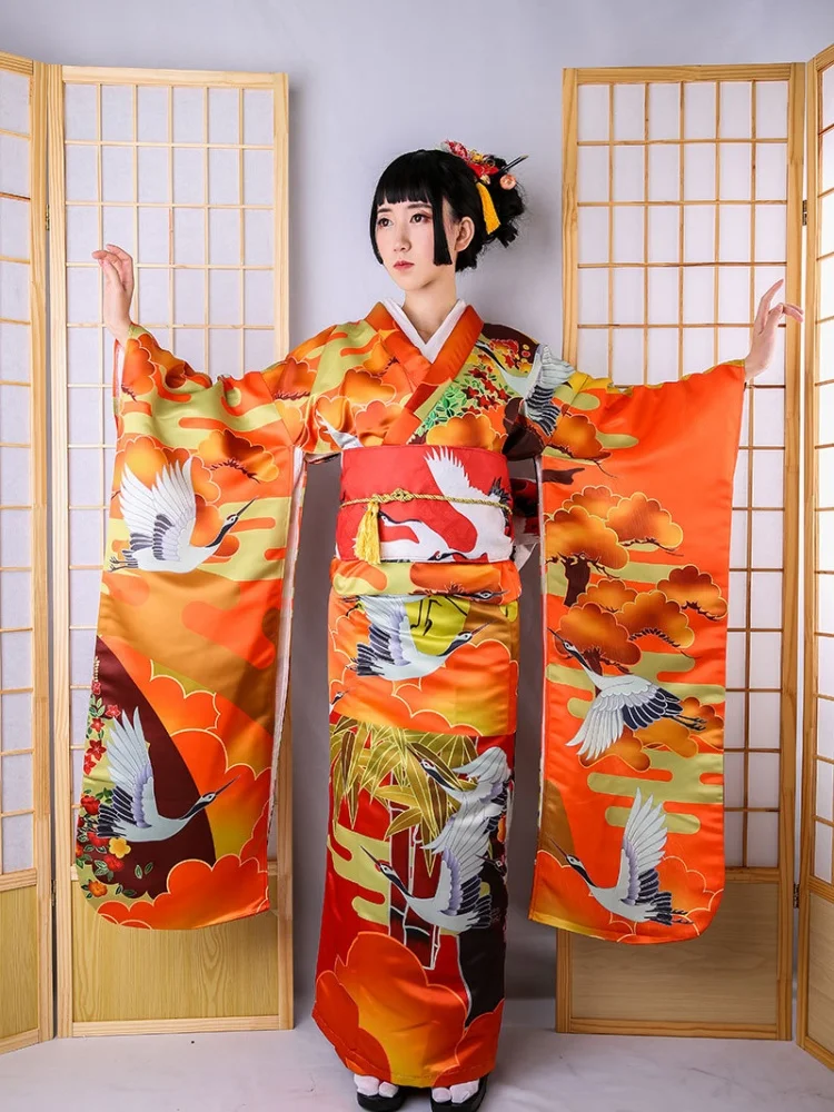 日本の伝統的な女性の花柄浴衣フォーマル振袖着物レッドカラーステージパフォーマンスドレスコスプレ衣装