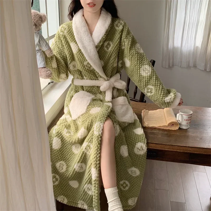 女性のパジャマかわいいスパースター冬パジャマ暖かいローブセットロングホームウェアバスローブプラスベルベットの暖かさサンゴフリースネグリジェ