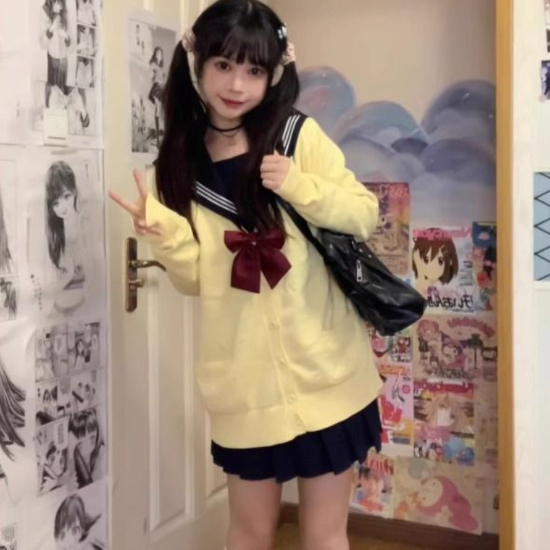 イエローニットカーディガンコート女性の秋/冬ニットセーターアニメイエローコート長袖セーターVネックカーディガン