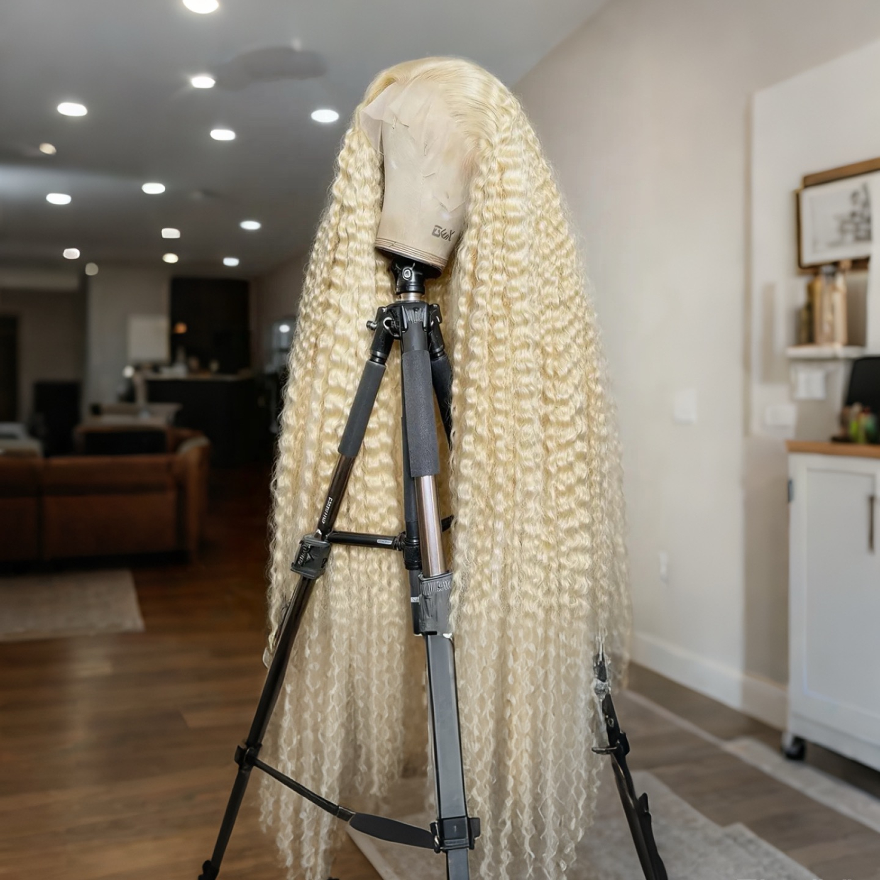 ジェリーカーリー 613 ハニーブロンドカラー 13X4X1 レースフロントウィッグ黒人女性のための Prepucked グルーレスウィッグウェディングギフトソフトヘアデイリー