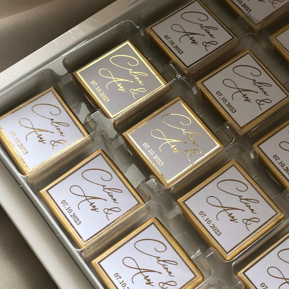 50 個の結婚式のチョコレート包装紙婚約ラベルステッカーパーティーチョコレートの好意結婚式のテーブルの装飾