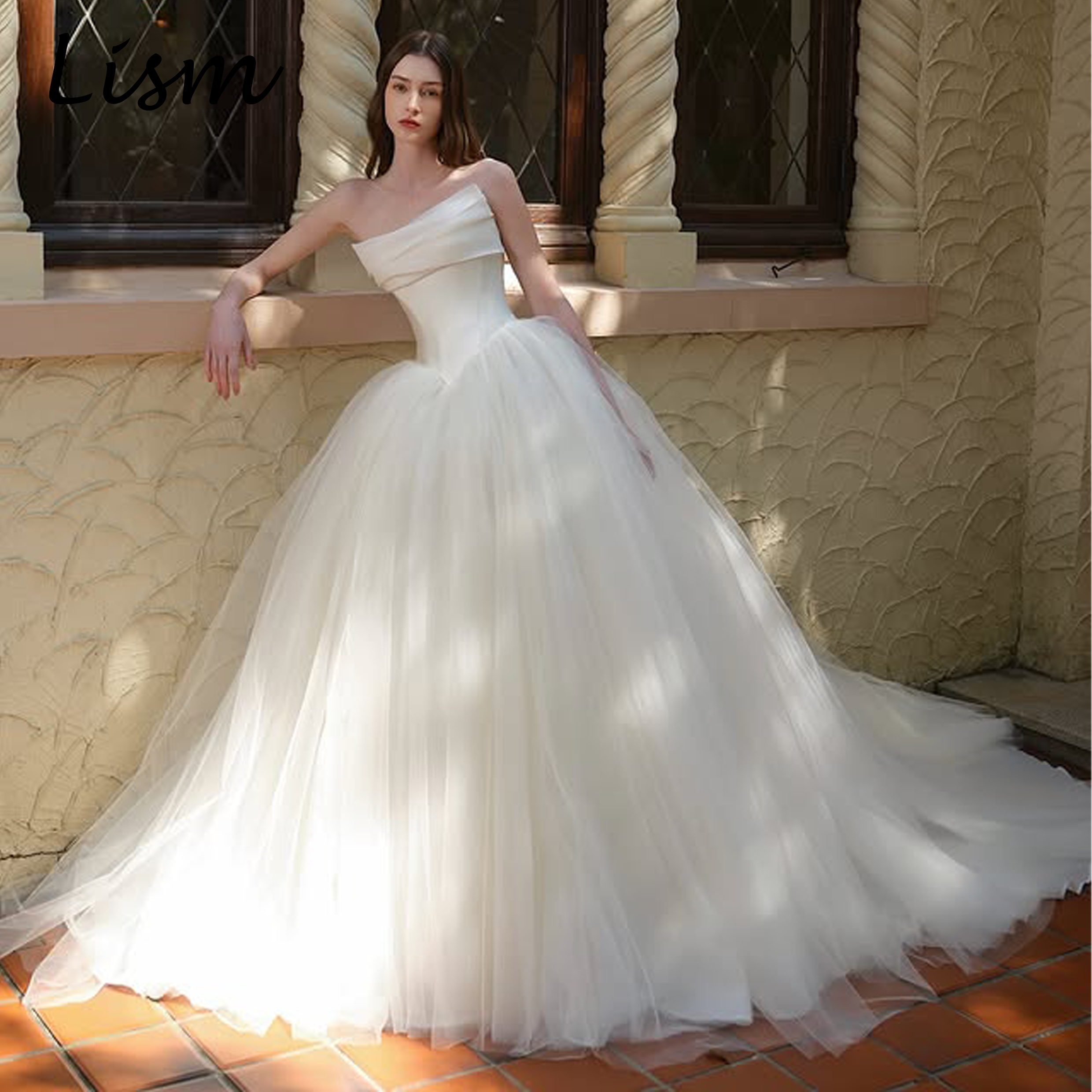 Lism グラマラス ノースリーブ ストラップレスのウェディングドレス A ラインスイープトレインジップバックローブデマリー Vestidos デノビア 2026 カスタマイズ
