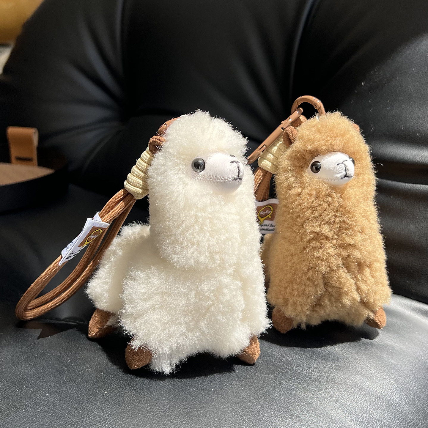 毛皮のようなかわいいキーホルダーラマアルパカキーリングぬいぐるみぬいぐるみペンダント車の装飾バッグチャーム愛らしいリアルウールの毛皮のキーホルダー