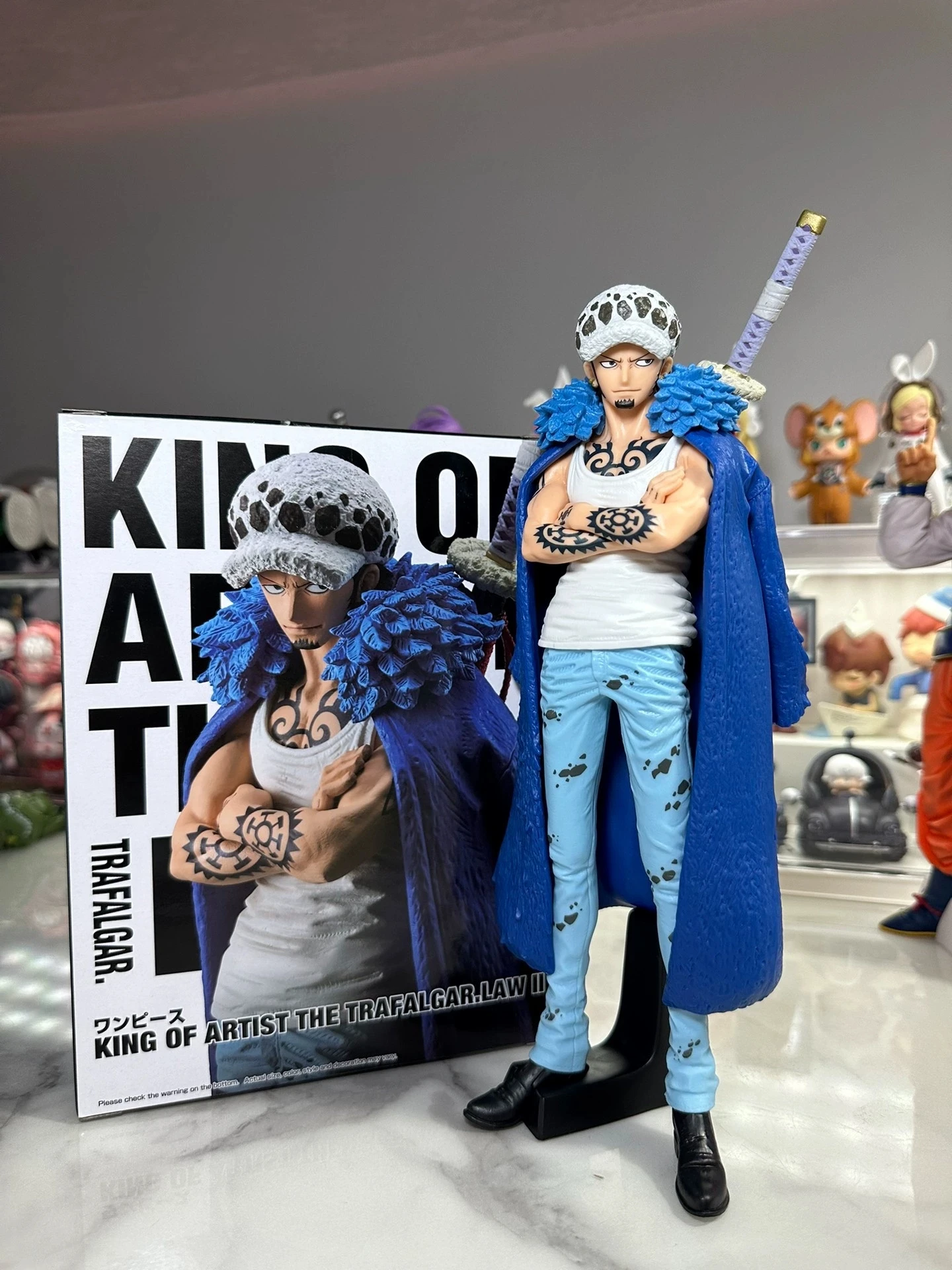バンダイ 海賊王のマネキン - アニメ火拳モンキー・D・ルフィ - ワンピース - トラファゴール・ロ - 収集可能な周囲モデル