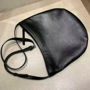 レザーハンドバッグ大容量ファッショナブルな女性のレザーハンドバッグショルダービーチトートバッグ女性のための大きなハンドバッグ