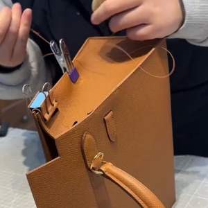 トップブランドの完全ハンドメイド ミニレディースハンドバッグ 25 Kellyes パール調オールスチール金具 正規品 Epsomes カーフスキン バケット型 シルク
