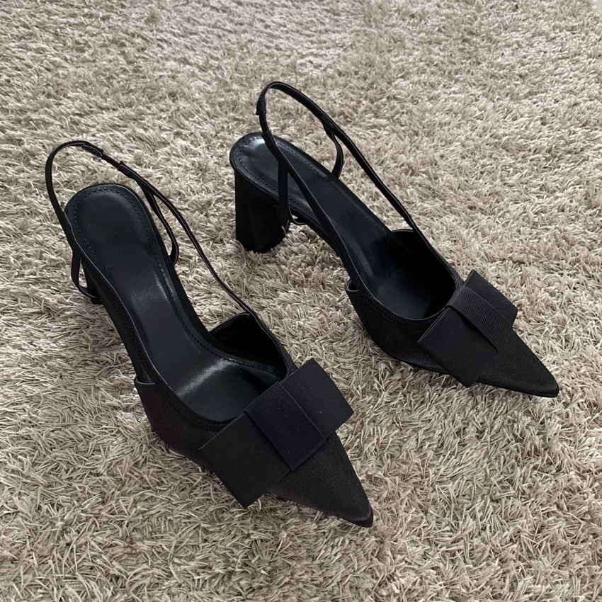 バタフライノットデザインヒールサンダル女性 2025 ファッションエレガントなドレスシューズ女性ポインテッドトゥパンプス女性スリングバックハイヒール