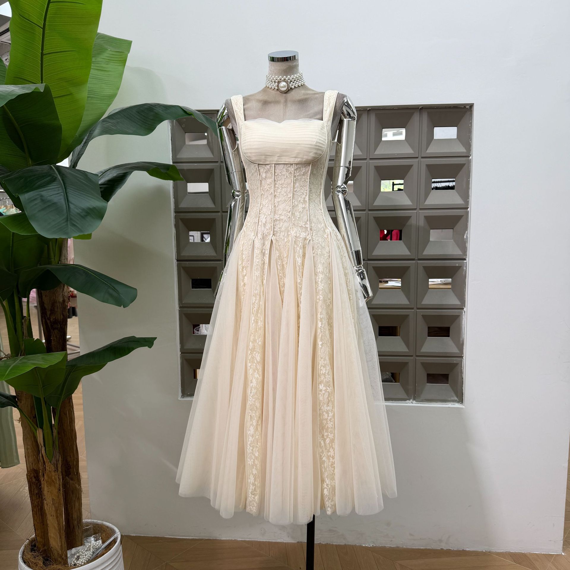 夏の女性のカジュアルドレス結婚式の服装コルセットミディドレス花柄レースチュールレイヤードスリムウエストパーティーイブニングドレス Vestidos