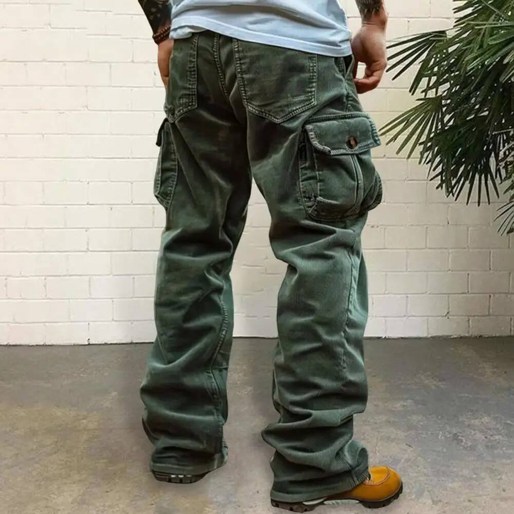 男性のレトロなスタイルのメンズコーデュロイカーゴパンツ複数のポケット付き中層ソリッドカラーのズボンを着用するための