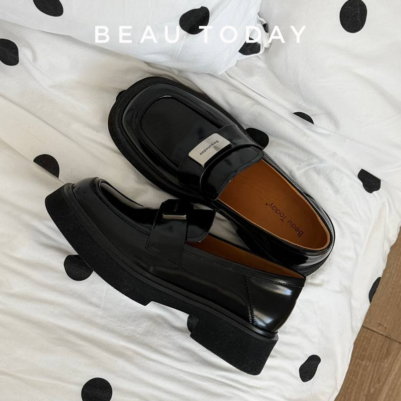 BEAUTODAY 女性のローファー本物の牛革スリッポンフラットシルバーメタル装飾レディースシューズ手作りプラスサイズ A26607