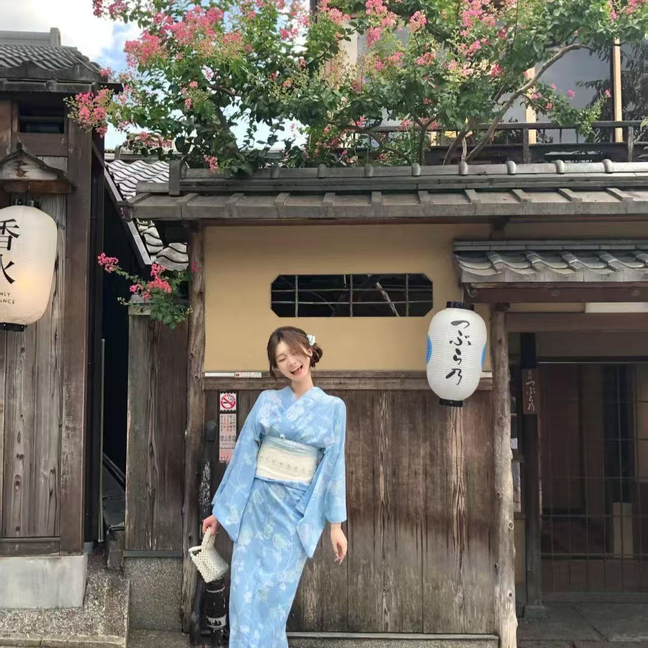 春の新女性のブルー着物伝統的な和服かわいい新鮮なプリントステージダンスドレスヴィンテージ旅行ロングローブ