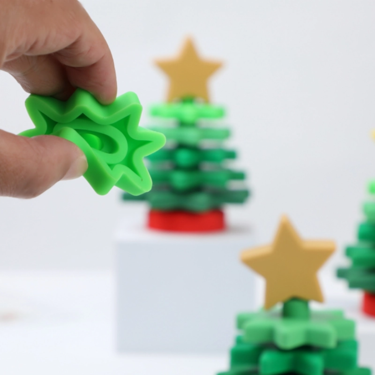 クリスマスツリー シリコーン赤ちゃん感覚おもちゃ 6-12 ヶ月幼児モンテッソーリ就学前学習スタッキング旅行おもちゃ、子供へのギフト