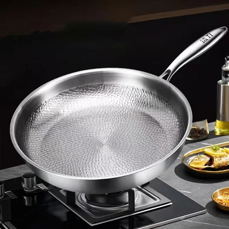 ドイツチタン鋼フライパン非コーティングノンスティックパン魚鱗ハンマーパターン家庭用ステーキフライパンキッチン調理器具