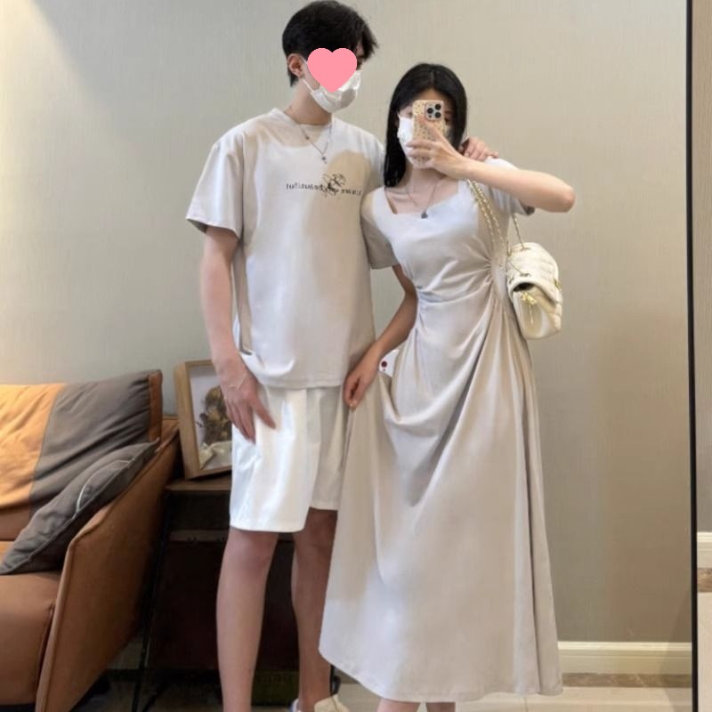 フレンチスタイルのカップルマッチング夏半袖ドレスとシャツ女性と男性のユニークなデザインのレトロドレスカジュアル衣装セット