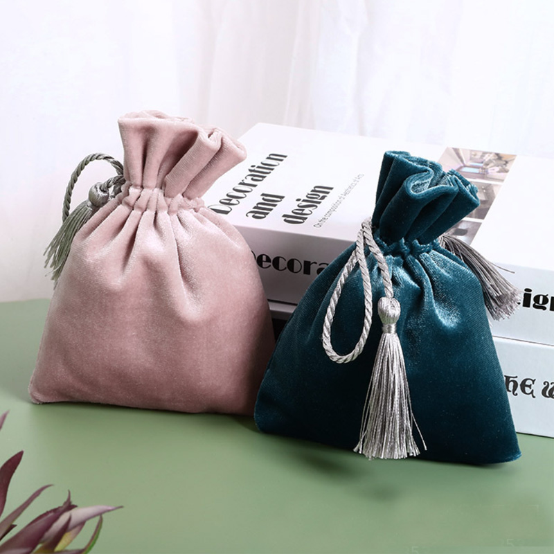 ベルベットタッセルギフトバッグ 7x9cm 9x12cm 10x15cm 13x17cm 15x20cm 50枚パック 誕生日パーティー 結婚式 キャンディーフランネル巾着袋
