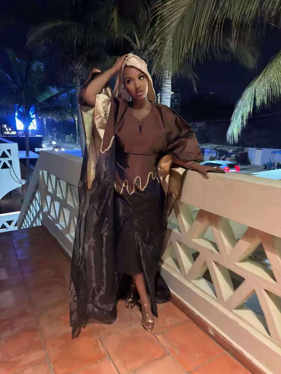 2 個アフリカブロケード Boubou ドレスとソフト裏地パーティーアフリカ Dashiki 刺繍レース装飾ナイジェリア花嫁のウェディングローブ