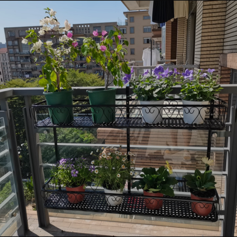 バルコニーフラワースタンド多層植物棚ポット用吊り下げ窓多肉植物ホルダー頑丈な鉄製ガーデンオーガナイザー屋外用