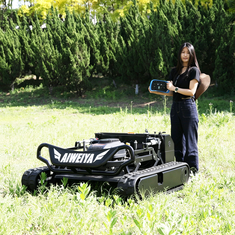 カスタマイズされた高出力リモコン除草機、広いエリアの芝刈りを簡単に扱え、耐久性があり効率的です。