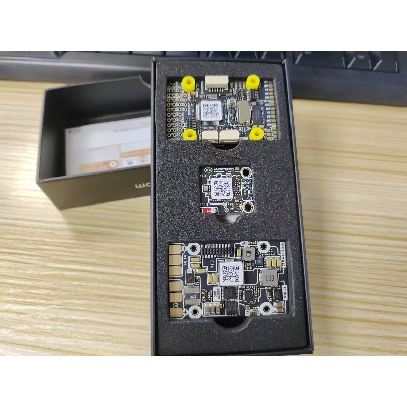 新品 F405-V2 WING APP COREWING 固定翼フライトコントローラー 1個 - SpeedyBee/CoreWing アプリ対応 FPV ドローン用