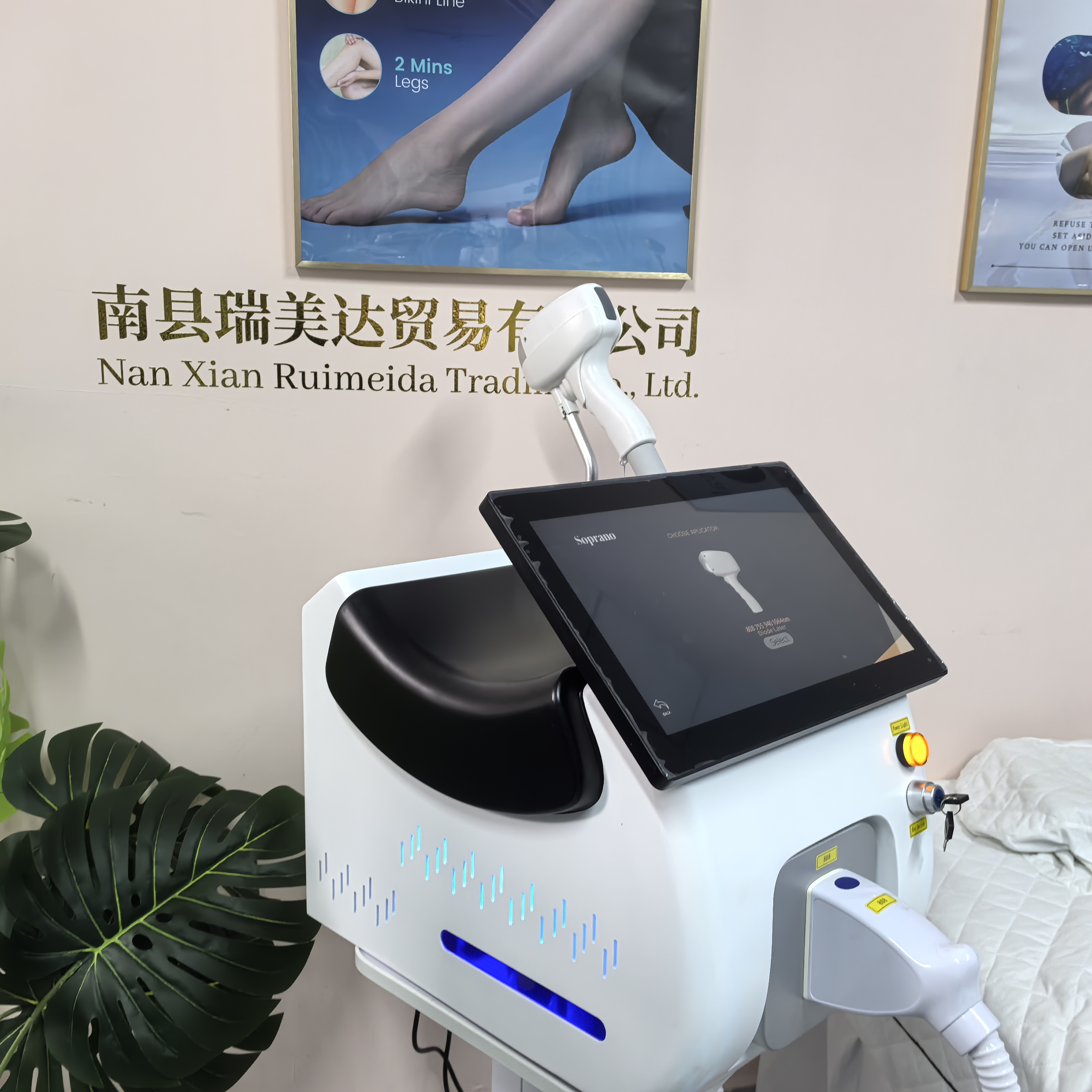 6000W 16 Bars 4 Wavelength Portable Soprano Diode  Hair Removal, CE/ROHS Certified Permanent