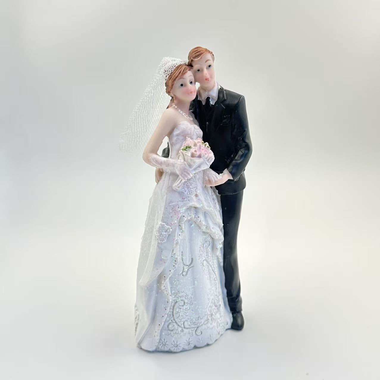 新婚カップルの像の装飾品 1 個。キッチン、リビングルーム、寝室のディスプレイに最適、夫婦の愛情を象徴します。